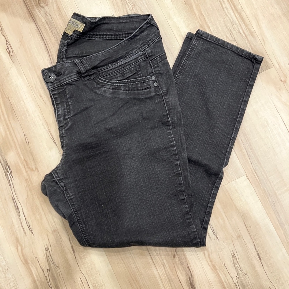Democracy Black Jean 18W